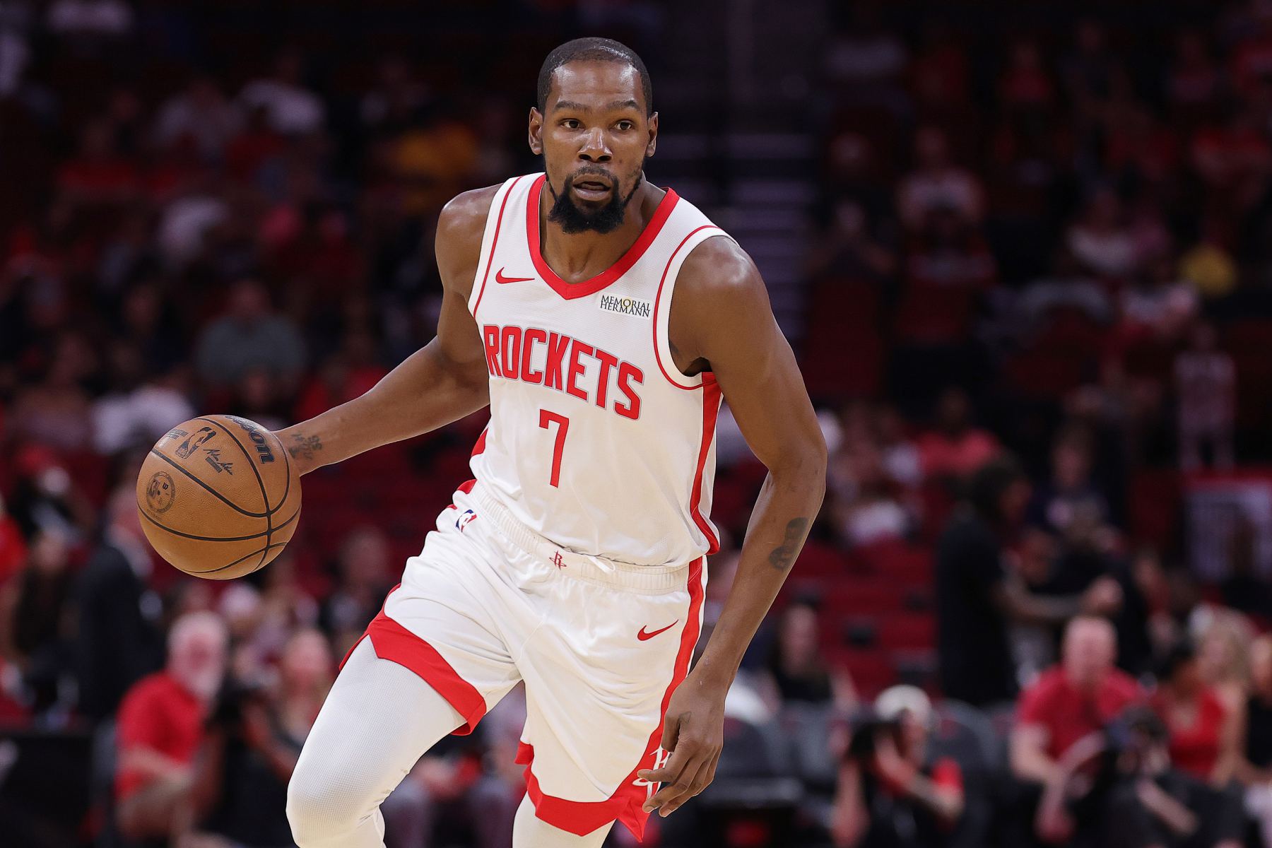 KD：隊友間私下的感情很重要，但真正的化學反應是場上建立的